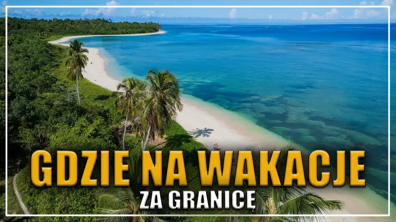 Rajska plaża z palmami i turkusową wodą. Idealne miejsce, gdzie jest ciepło w maju na zagraniczne wakacje.