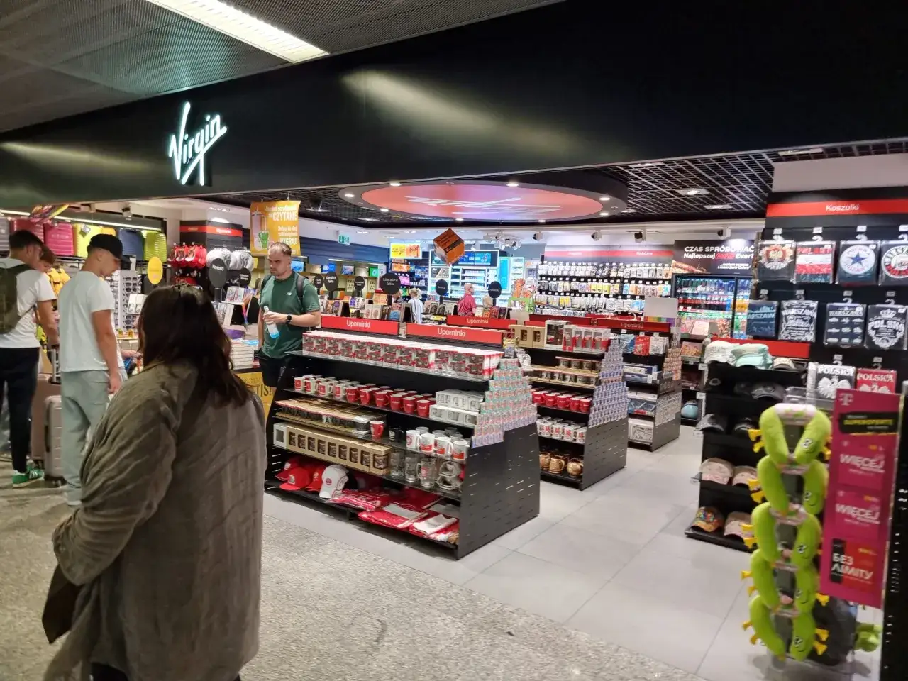 Alkohol w samolocie: Limity, zasady i nowe przepisy od 2026!