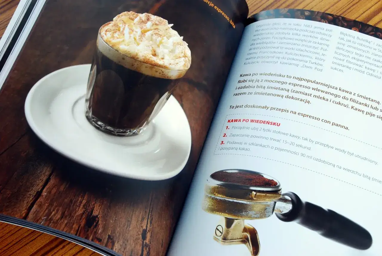 Jak zrobić kawę z mlekiem? Przepisy i sekrety baristy