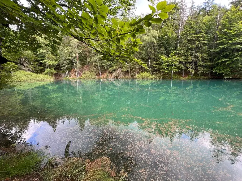 Magiczne kolorowe jeziorka: Idealny termin zwiedzania i sekrety pięknych krajobrazów