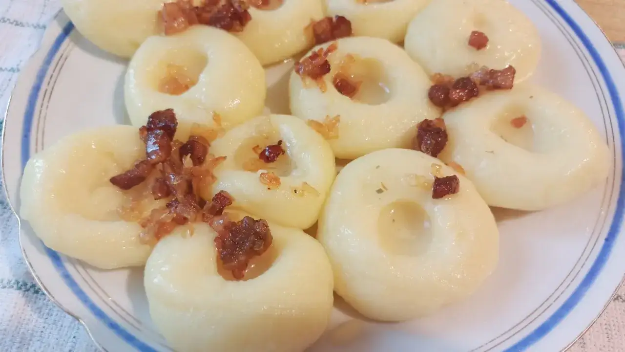 Jakie ziemniaki na kluski śląskie? Wybierz typ C sekret sukcesu!