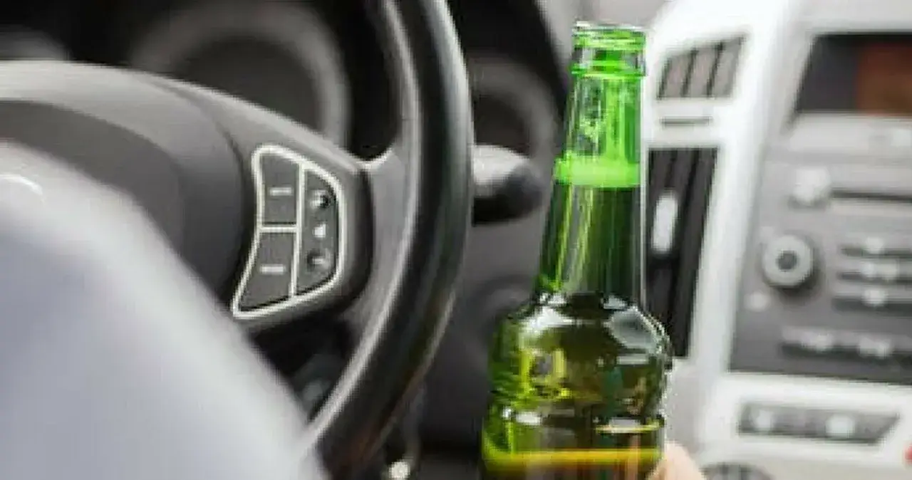 Piwo bezalkoholowe za kierownicą: Legalne czy nie? Wyjaśniamy