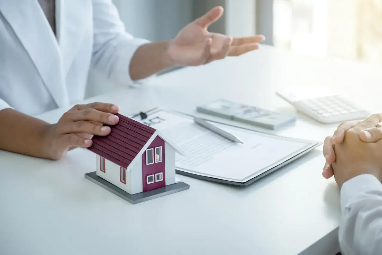 Jak bezpiecznie wynająć mieszkanie firmie i uniknąć problemów