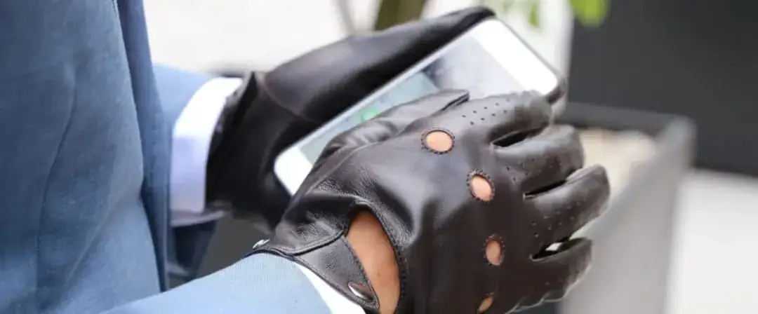 Jak rozciągnąć rękawice motocyklowe i uniknąć dyskomfortu podczas jazdy