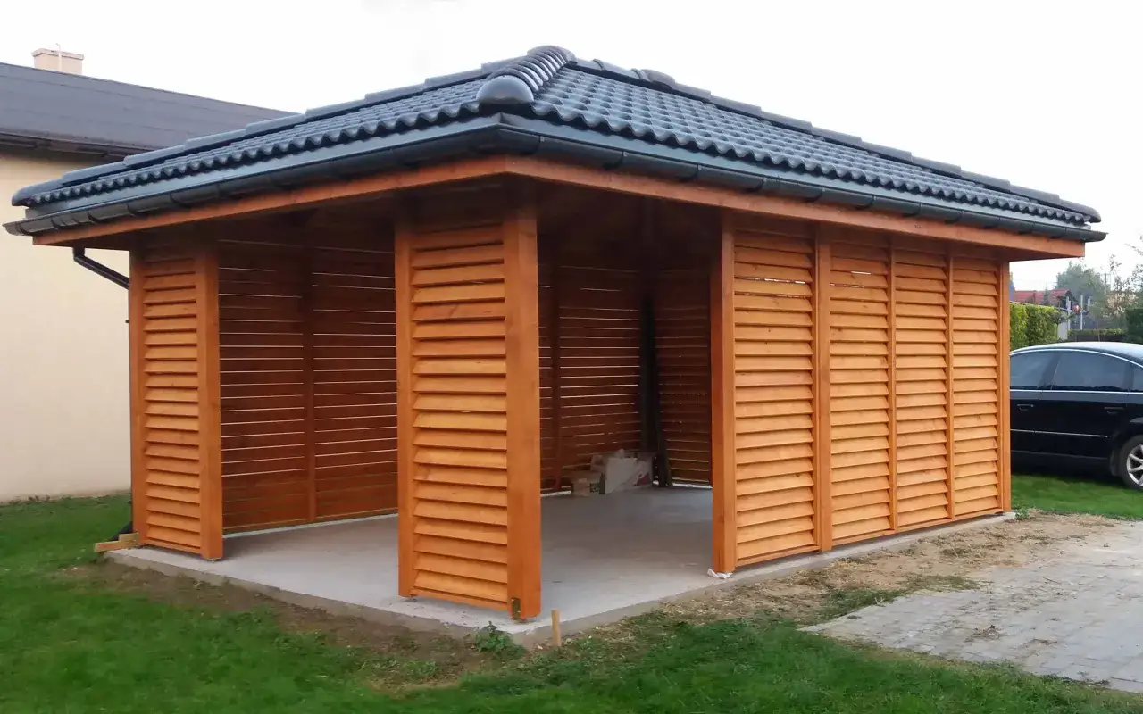Drewniane żaluzje do altany: Zbuduj i oszczędź! Poradnik DIY
