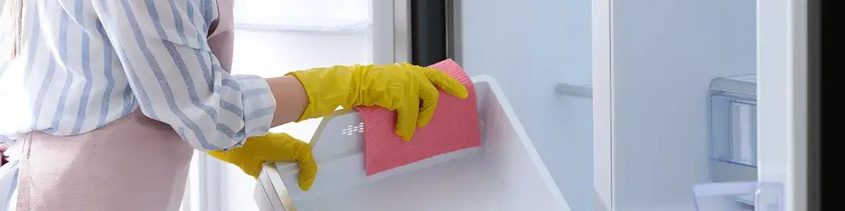 Jak umyć nową lodówkę? Bezpieczne czyszczenie krok po kroku