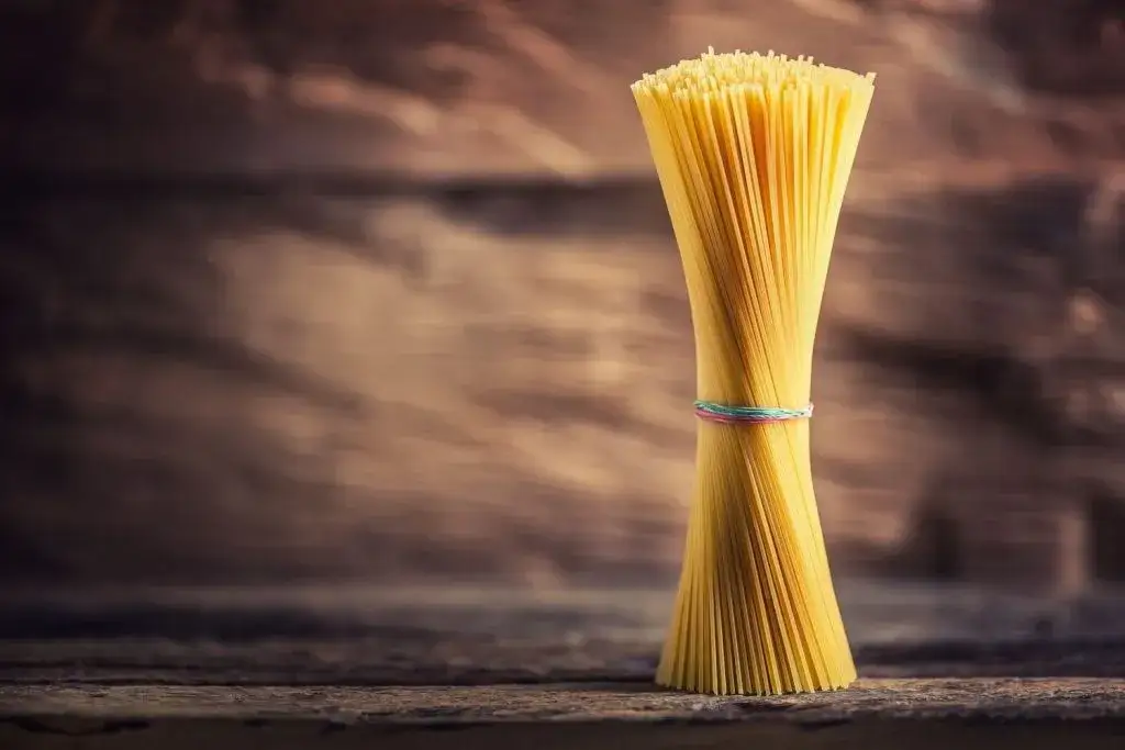 Gruby makaron spaghetti: odkryj jego wyjątkowe cechy i zastosowania