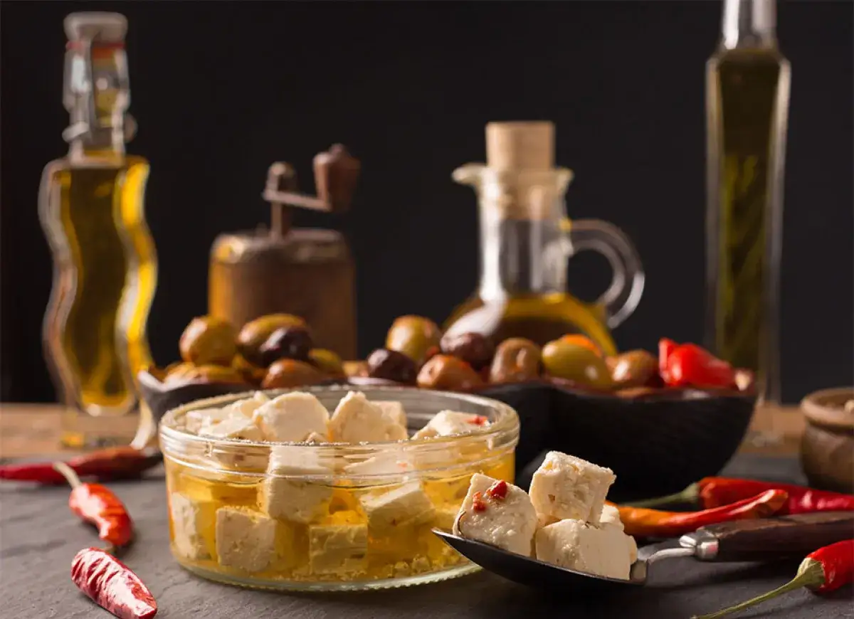 Wegański ser z czego? Odkryj składniki i ich właściwości