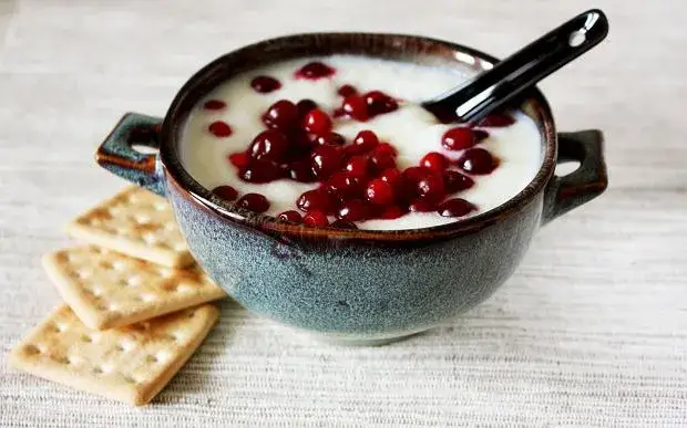 Smaczne i zdrowe desery na lato fit: 5 przepisów ochładzających