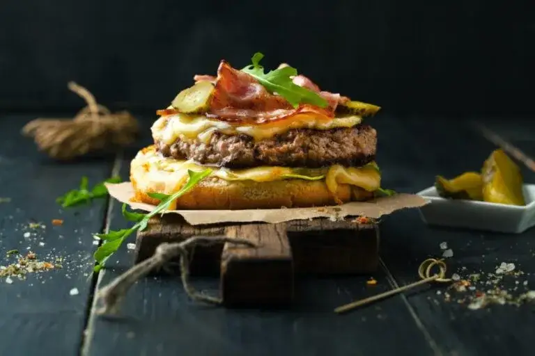 Jak przyprawić mięso na hamburgery, aby uzyskać idealny smak