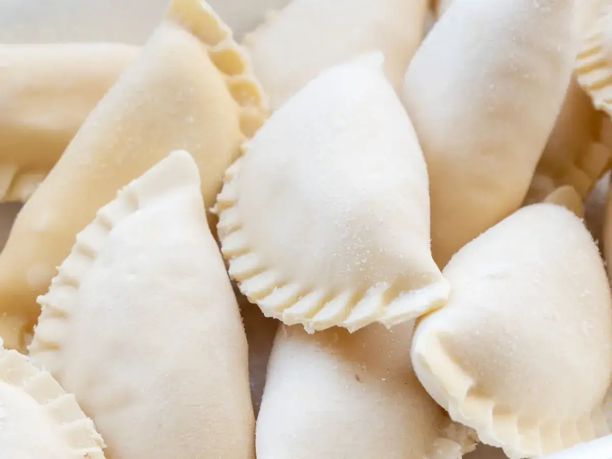 Jak mrozić ugotowane pierogi? Prosty sposób na zachowanie smaku