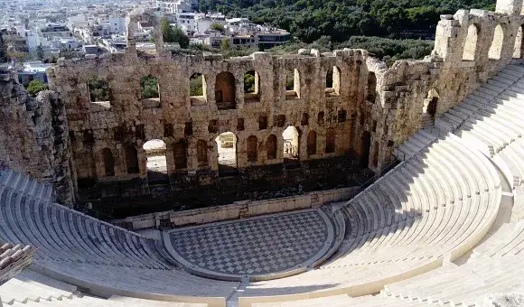 Ciekawe fakty o teatrze greckim, które zaskoczą każdego miłośnika sztuki