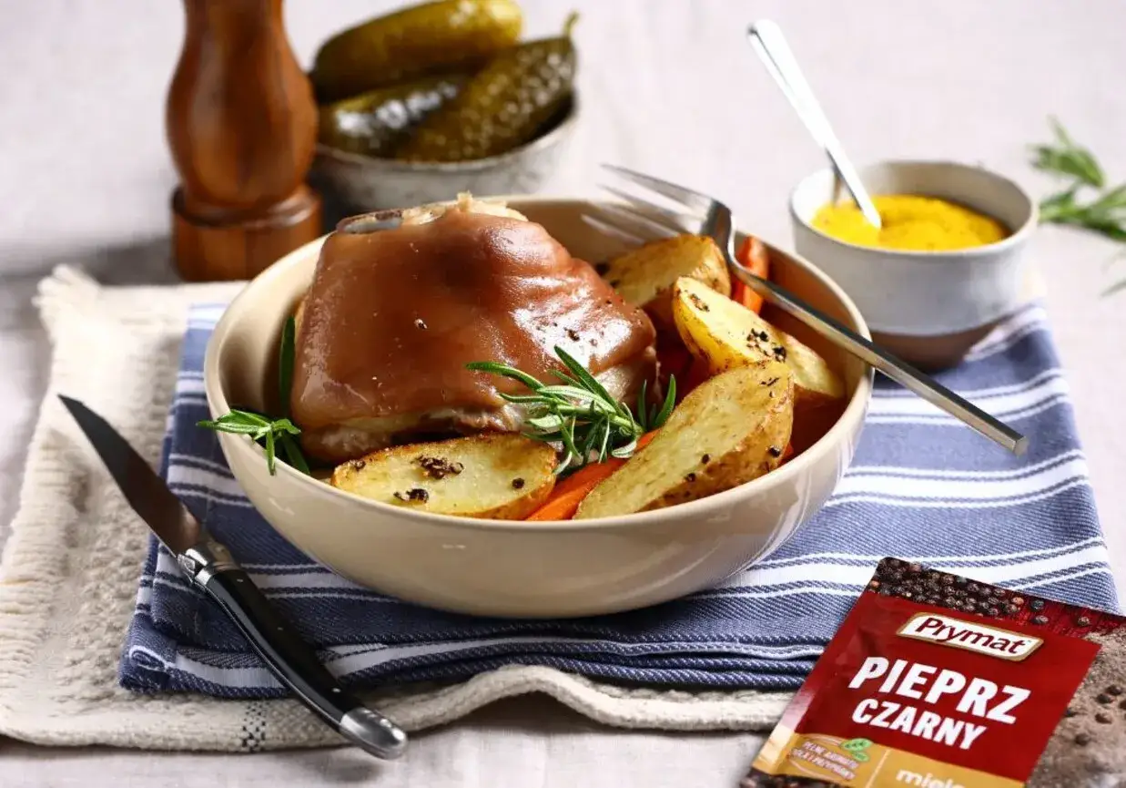 Idealna surówka do golonki: najlepsze przepisy na pyszne dodatki