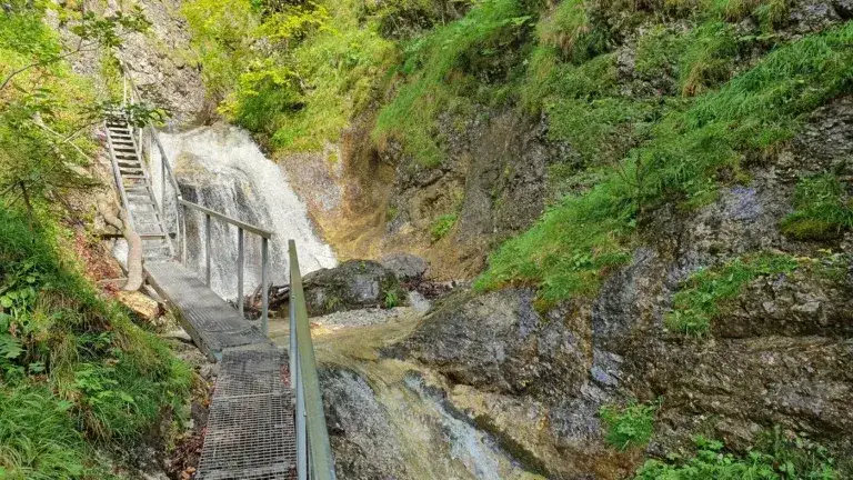 Janosikowe Diery: fascynujący szlak w Małej Fatrze na Słowacji