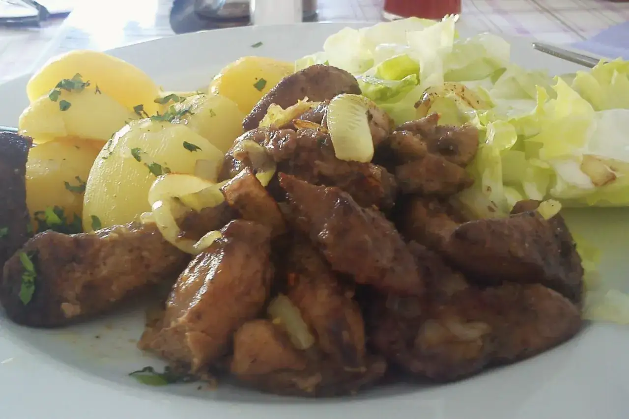 Wątróbka z kurczaka: Ile smażyć? Nigdy więcej twardej!