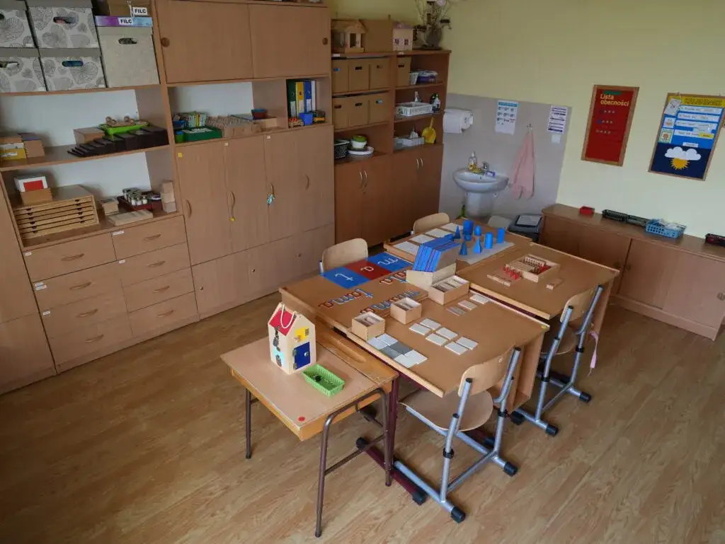 Szkoła dla niewidomych w Rabce: wsparcie i programy dla dzieci