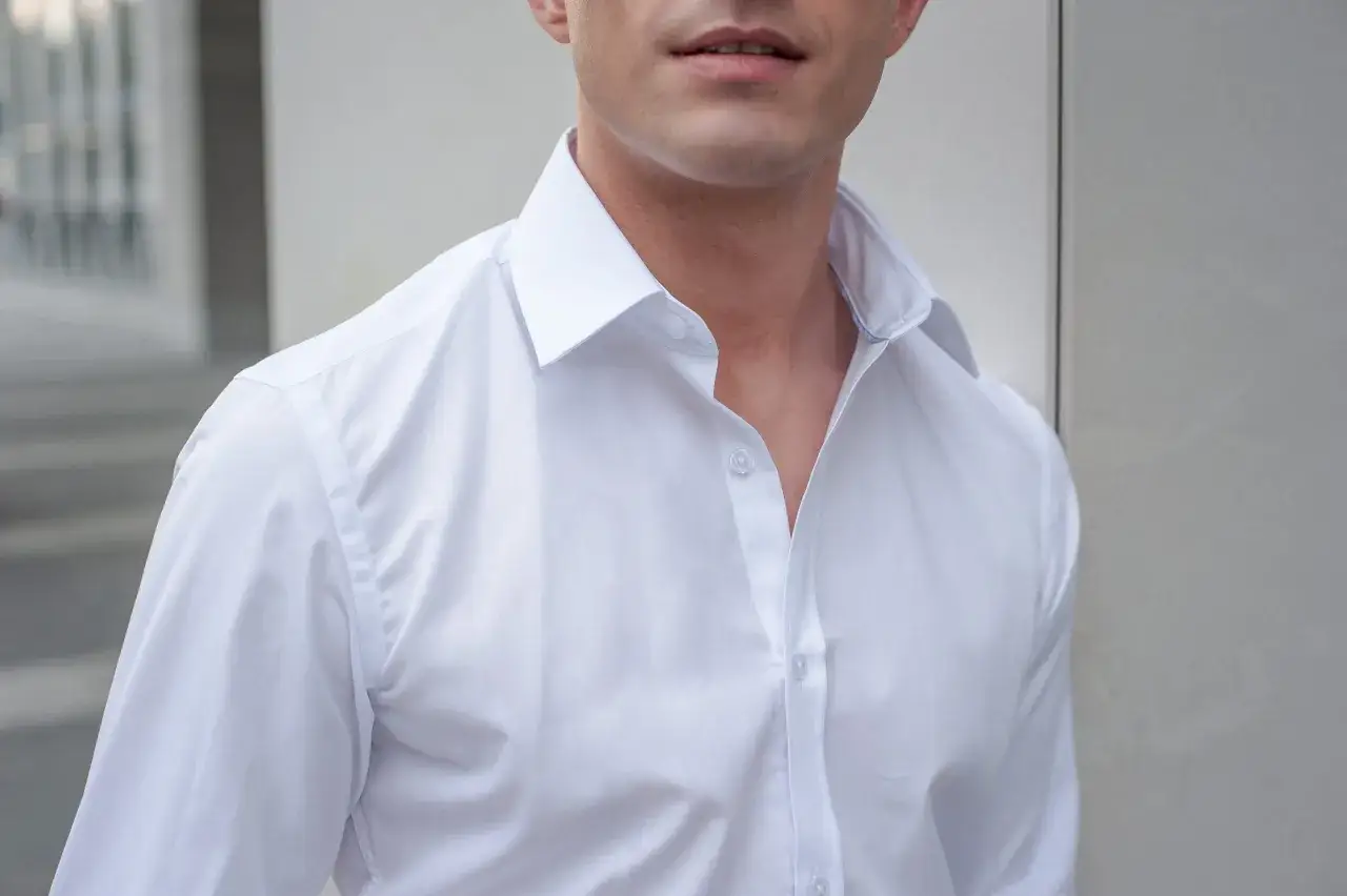 Jak powinna leżeć koszula, aby uniknąć modowych faux pas?