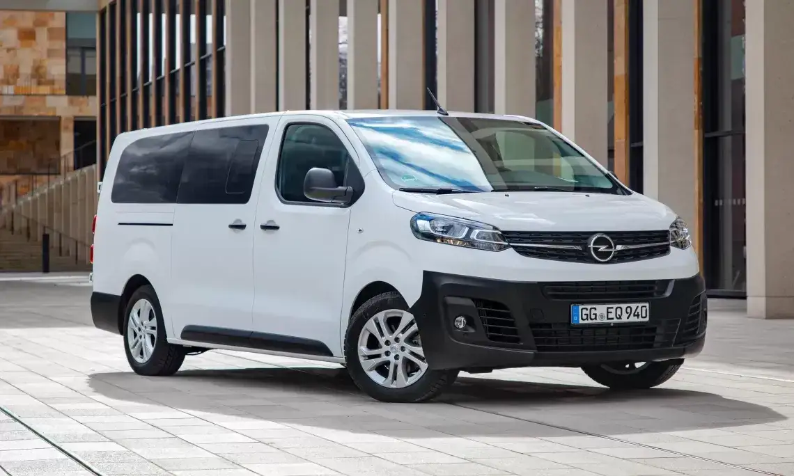 Ile pali bus 9 osobowy na 100 km? Odkryj niespodziewane koszty!