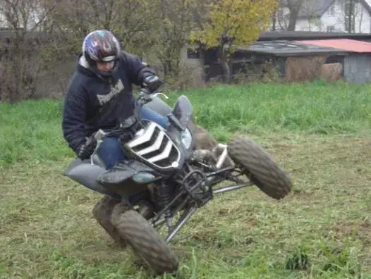 Yamaha Raptor 660 ile ma koni? Poznaj moc i osiągi tego quada!
