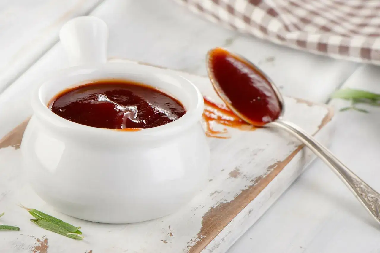 Jak zrobić sosy? Poznaj przepisy, triki i ratuj wpadki!
