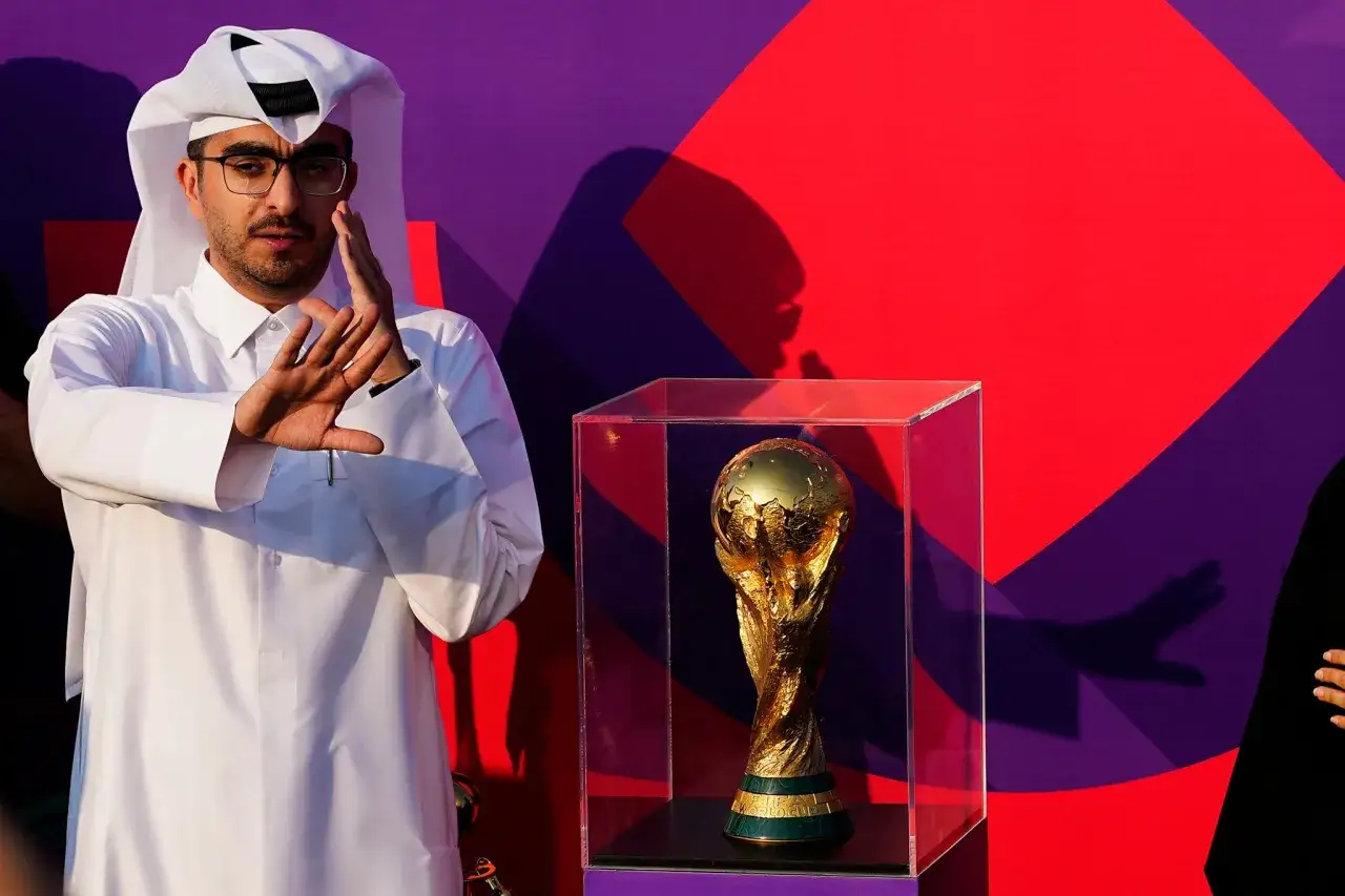 Ile waży puchar świata w piłce nożnej? Zaskakujące szczegóły!