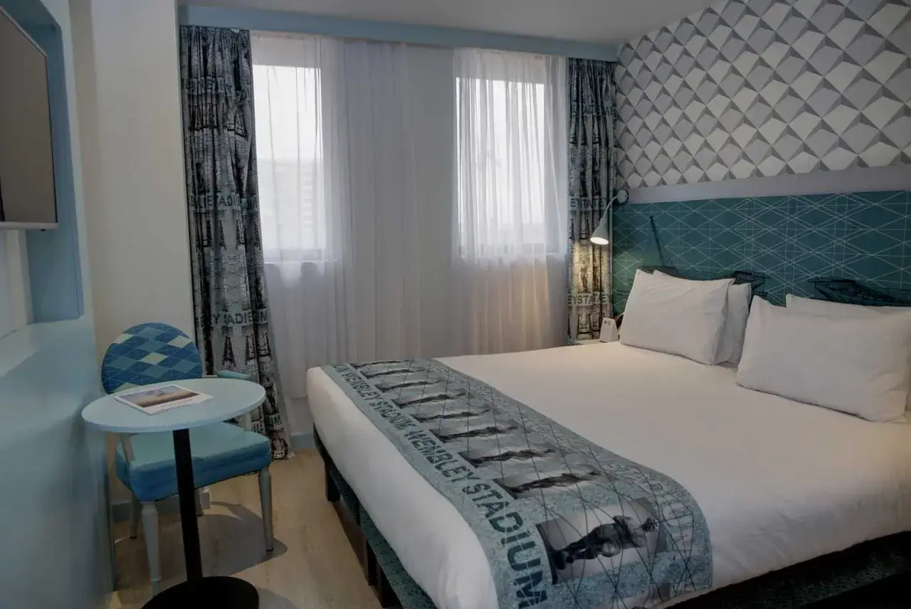 Jak znaleźć tani nocleg w Londynie? Przewodnik bez ukrytych kosztów.