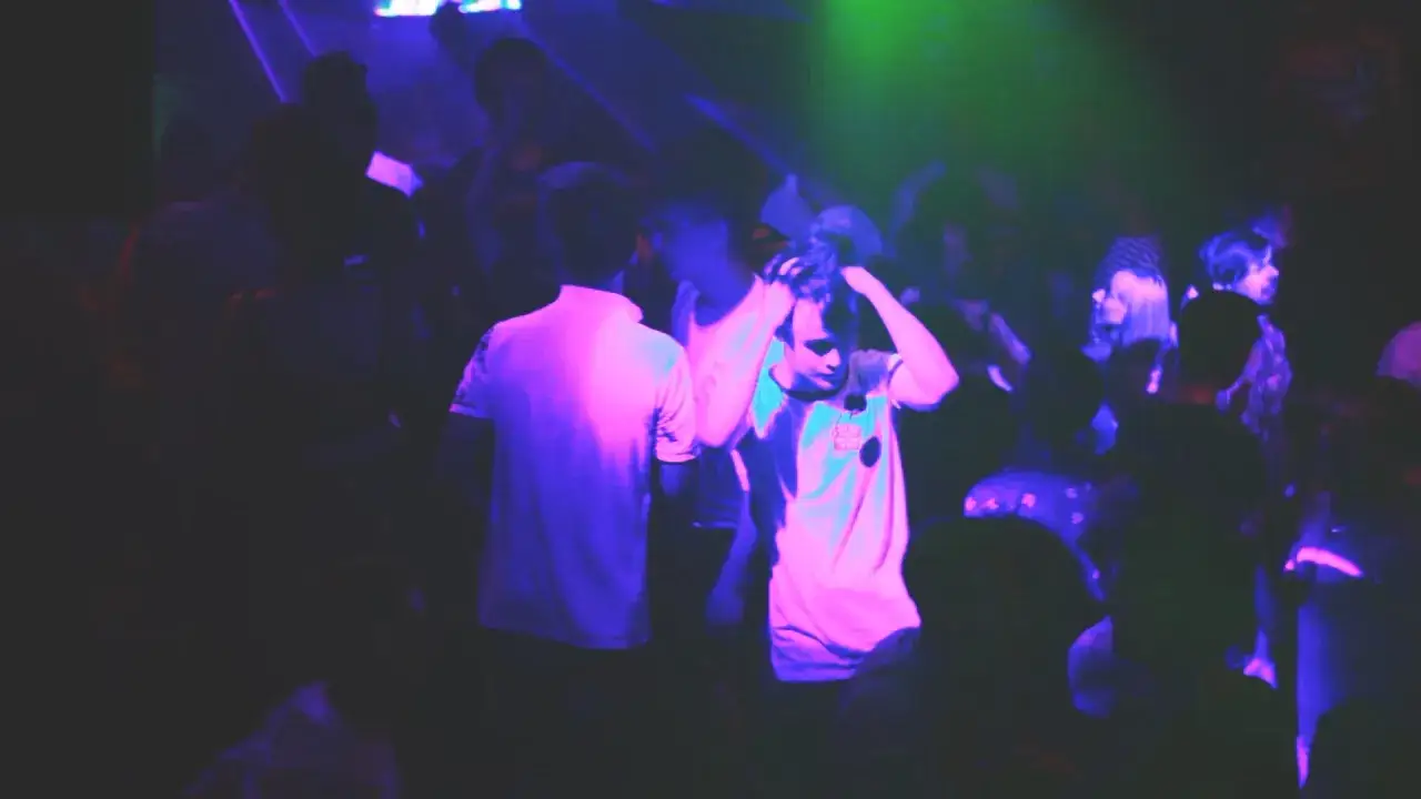 Dlaczego klub Twierdza w Krakowie przyciąga tłumy każdej nocy?