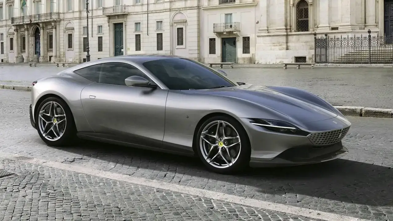 Ile kosztuje nowe ferrari? Zobacz ceny modeli i czynniki wpływające na nie