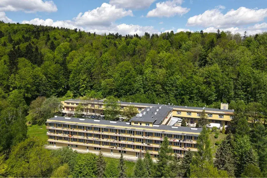 Sanatorium Iwonicz-Zdrój: Przewodnik dla seniora. NFZ czy prywatnie?