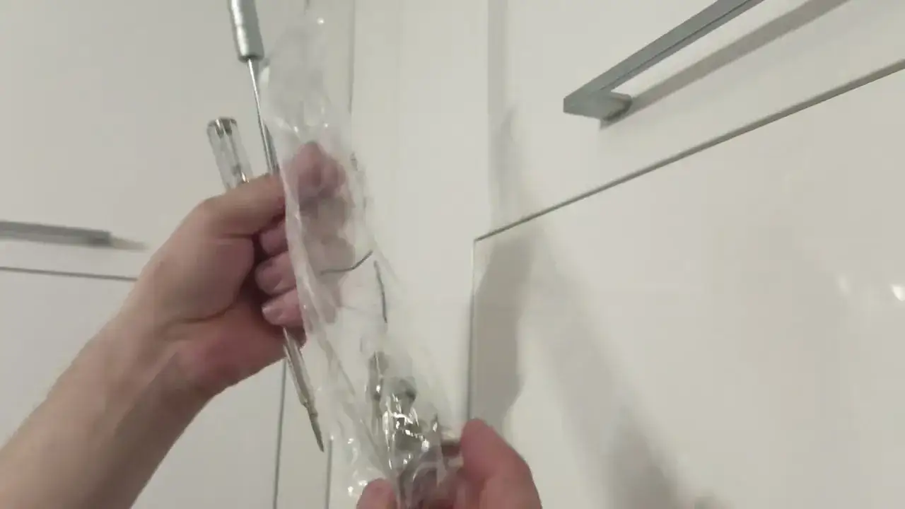 Jak zamontować teleskop do szafki - proste kroki i ważne wskazówki