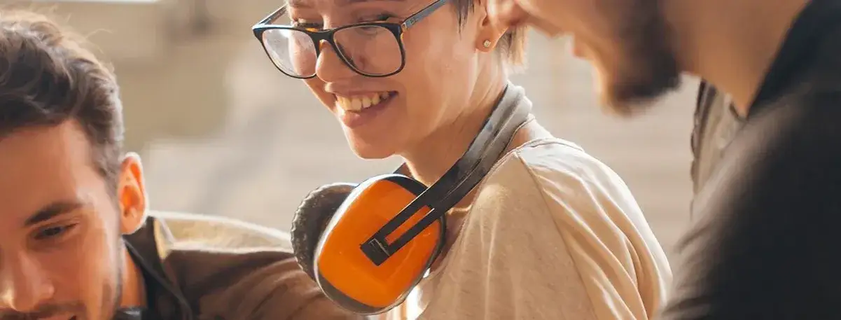 Praktyki zawodowe ile godzin tygodniowo? Poznaj ważne zasady