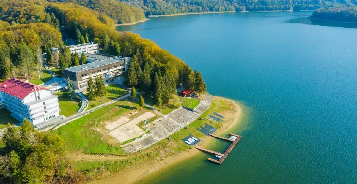 Jezioro Paczkowskie: co zobaczyć i jak dobrze spędzić czas nad wodą