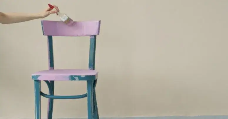 Jak pomalować krzesło drewniane - uniknij najczęstszych błędów