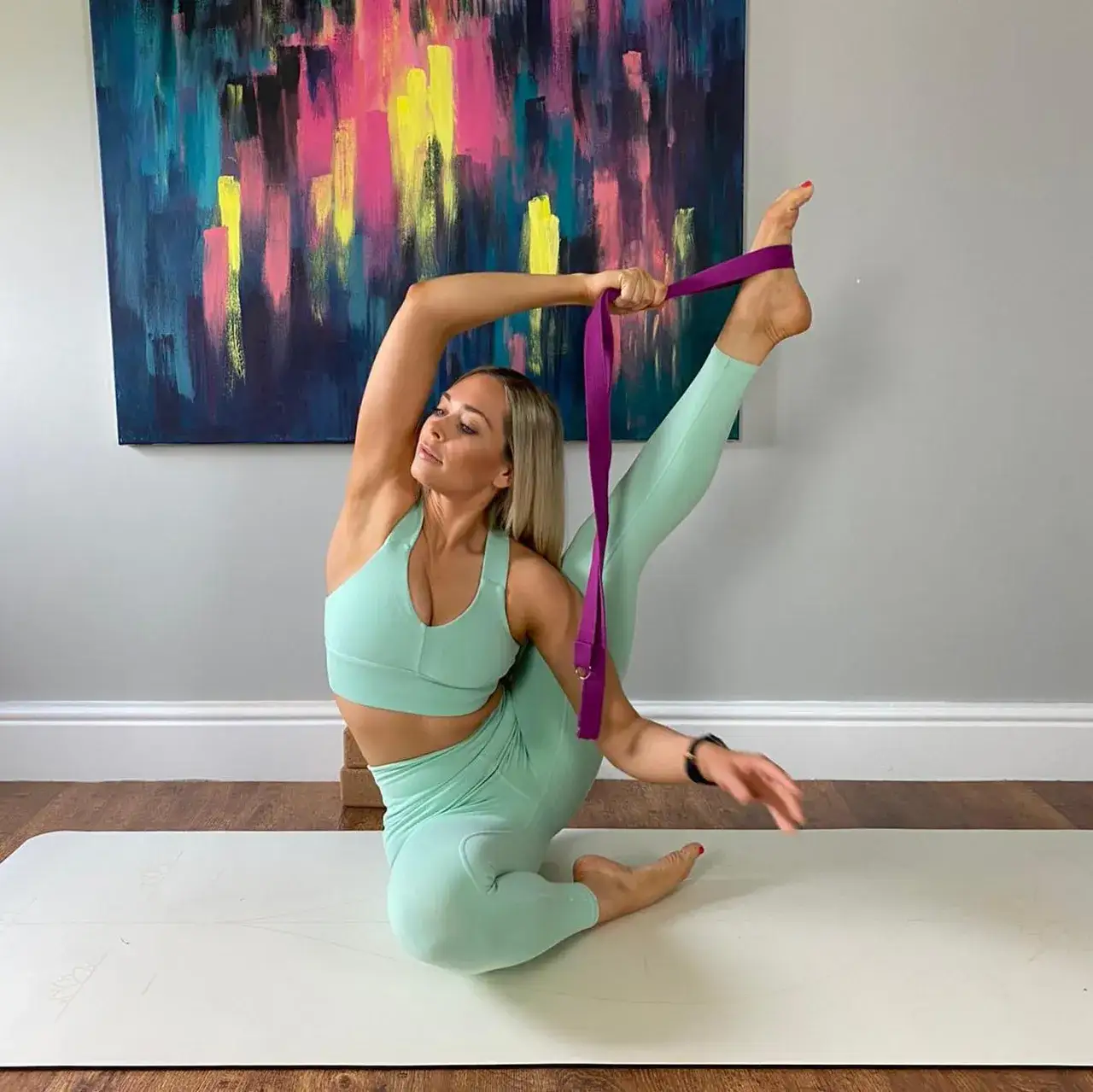 Pasek do jogi: Jak używać? Praktyczny poradnik krok po kroku