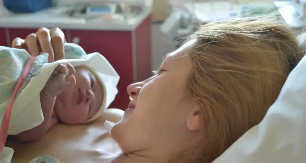 Ile przed porodem odchodzi czop? Poznaj fakty i wskazówki