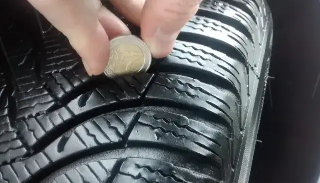 Reifen Profiltiefe: Wichtige Vorschriften und Sicherheitsrisiken verstehen