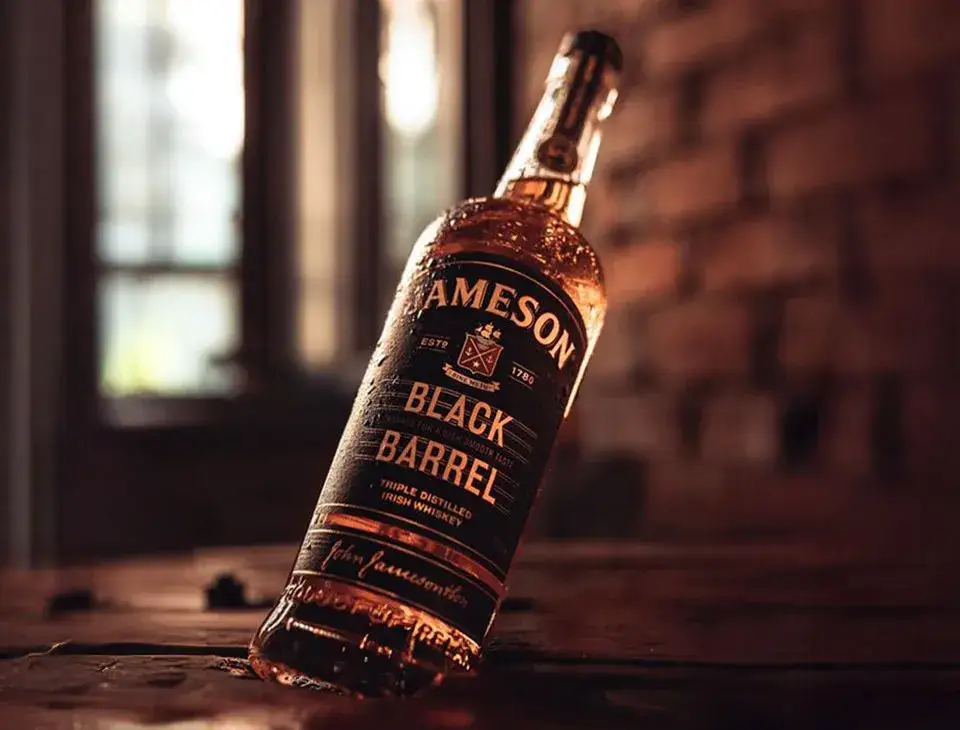 Jak smakuje whisky? Odkryj sekrety i znajdź swój ulubiony smak!