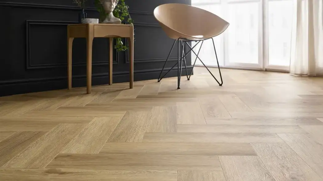Panele wyglądające jak deski – piękny i trwały wybór do wnętrz
