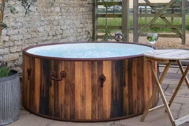 Jak jacuzzi Lay-Z-Spa może odmienić Twój relaks w ogrodzie?