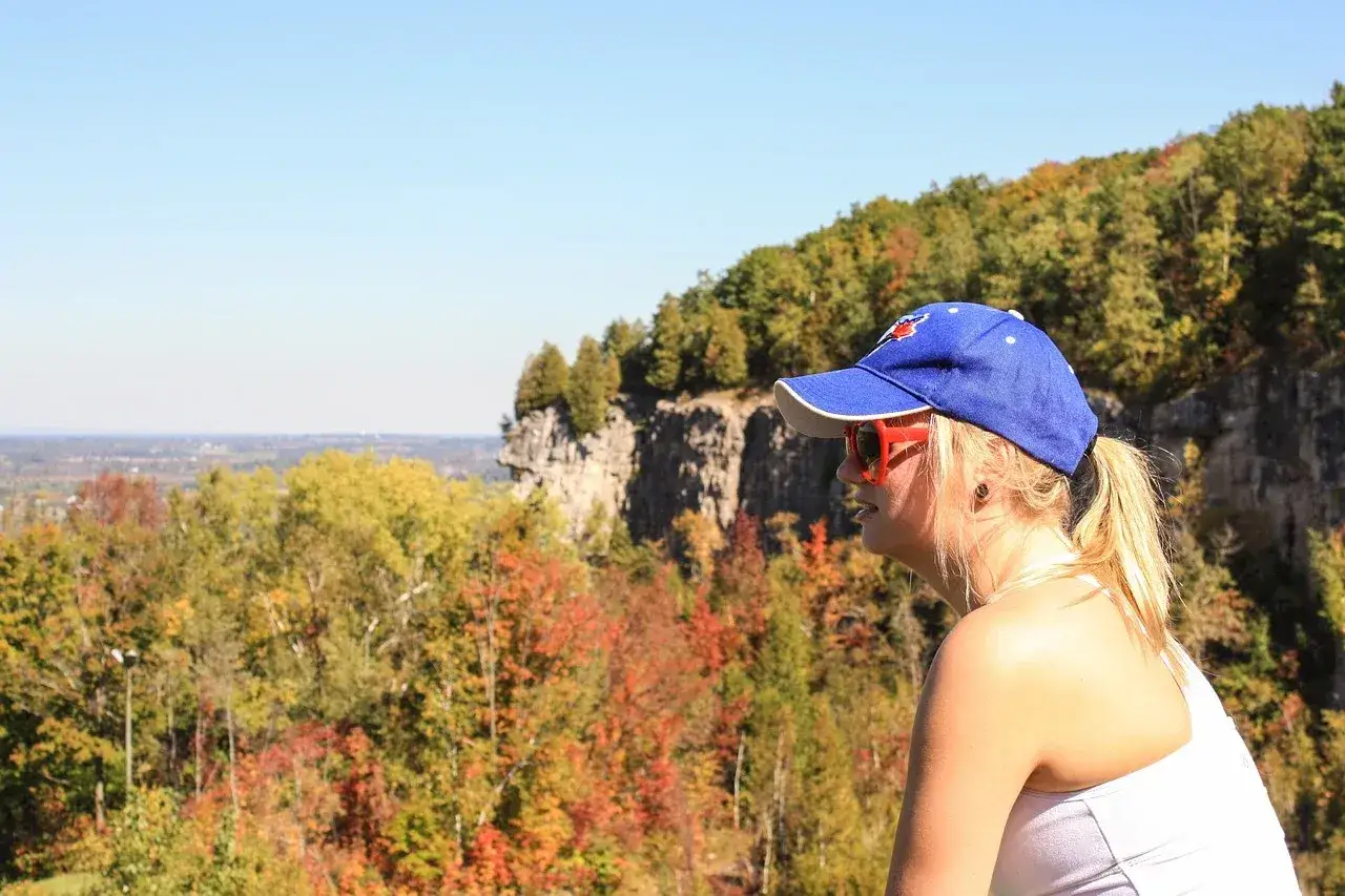 Jak szukać tanich noclegów? Sprawdzone triki na oszczędne podróże