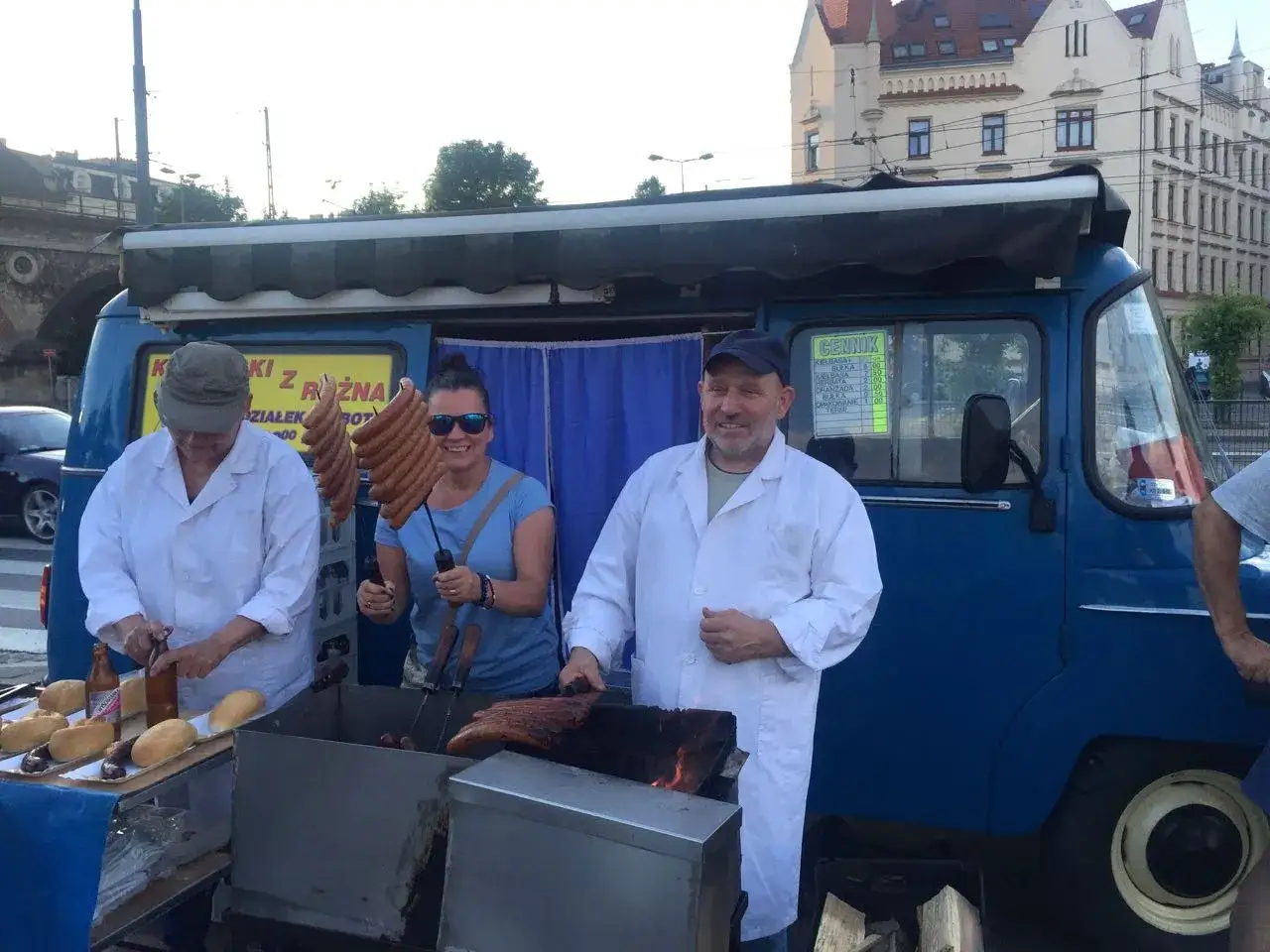 Kiełbasa z Niebieskiej Nyski: Kultowa ikona Krakowa czy warto?