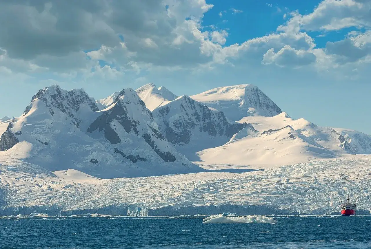 Góry Kaukaz: położenie, szczyty, podróż. Czy to Europa?