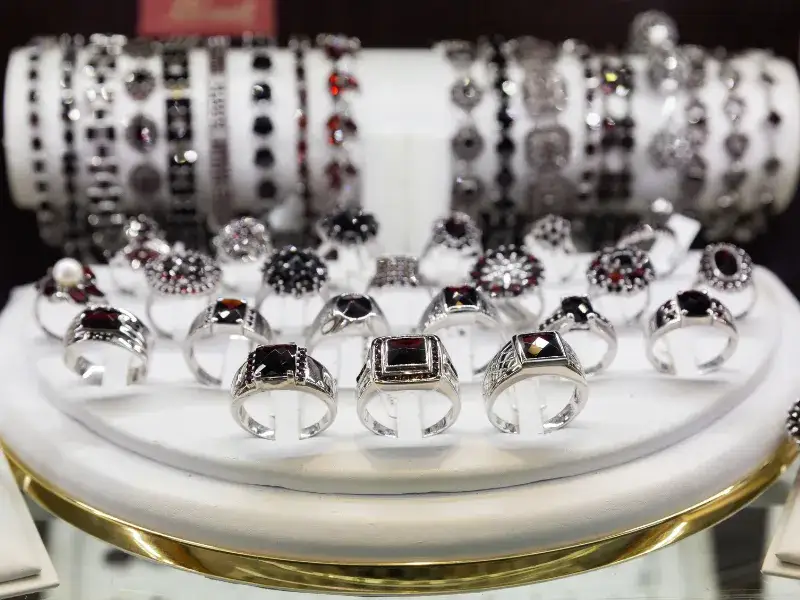 Co warto kupić w Czechach: najlepsze produkty i unikalne pamiątki