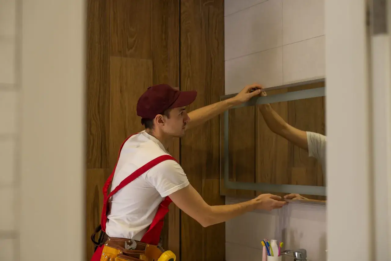 Cena lustra na wymiar: Ile kosztuje m² i co wpływa na cenę?