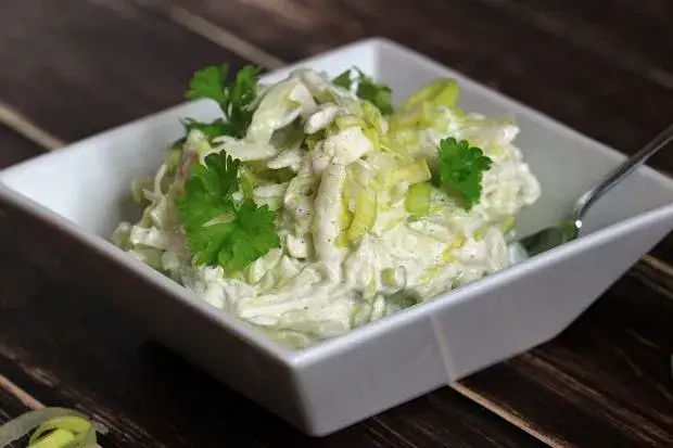 Jak zmiękczyć pora do sałatki: najlepsze metody, które musisz znać