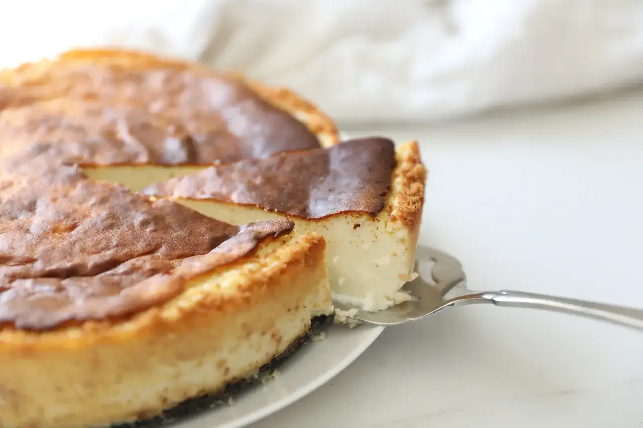 Jaki ser na sernik? Wybierz idealny i upiecz arcydzieło!