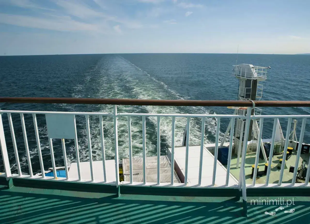 Ile km dzieli Polskę od Szwecji przez Bałtyk? Przewodnik po promach.