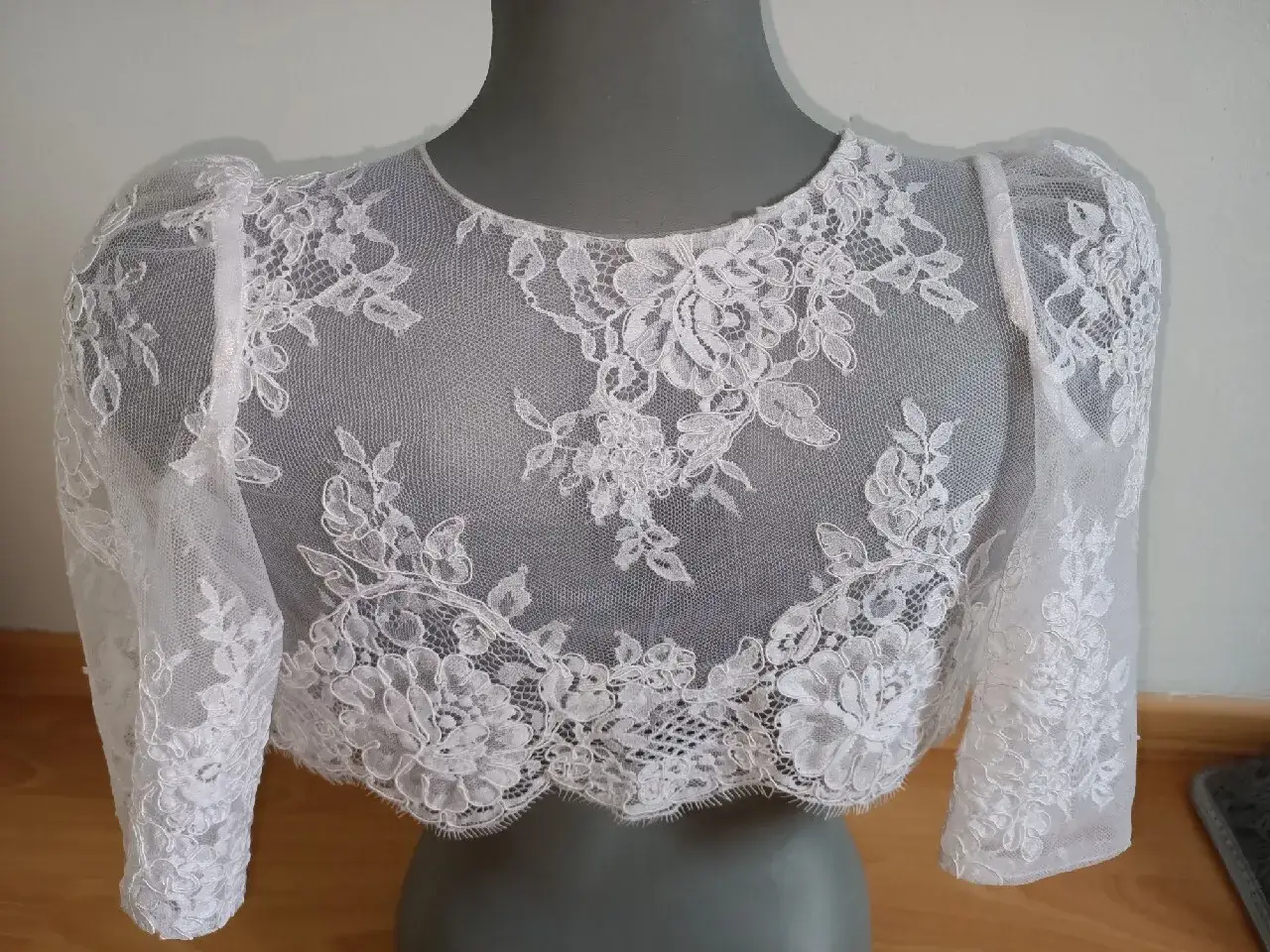 Jakie bolerko do sukni ślubnej – idealne dopasowanie na Twój dzień