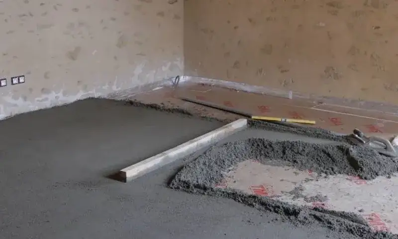 Ile betonu na podłogówkę? Odkryj minimalne grubości wylewki