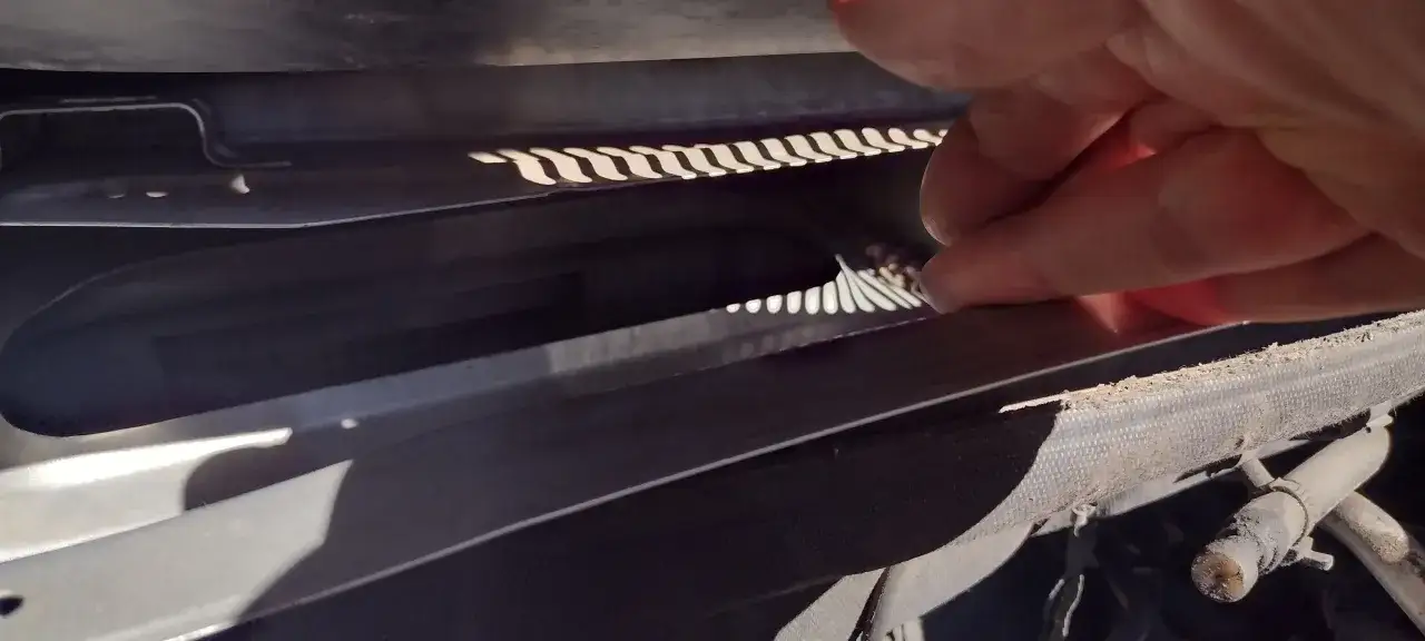 Gdzie jest filtr kabinowy w Jeep Commander? Sprawdź lokalizację teraz